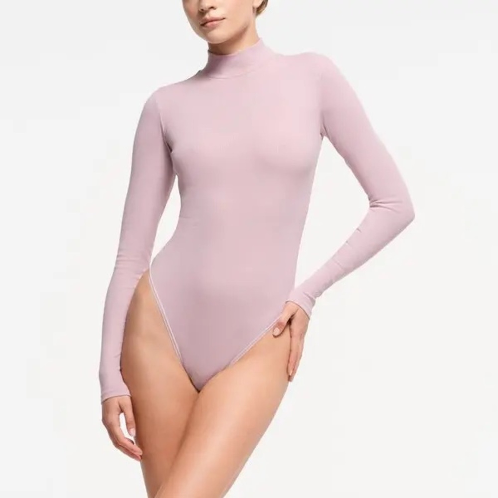 SKIMS 
Cotton Rib Turtleneck Bodysuit - Dusk XXS/XS